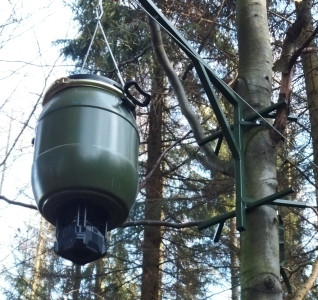 AM Feeder - krmný automat, zařízení pro přikrmování a vnadění zvěře